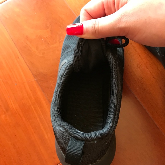 Nike Shoes - Picture 4 of 4